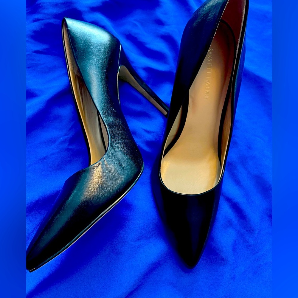 Sak’s Fifth Avenue Cathy black heels 7.5M